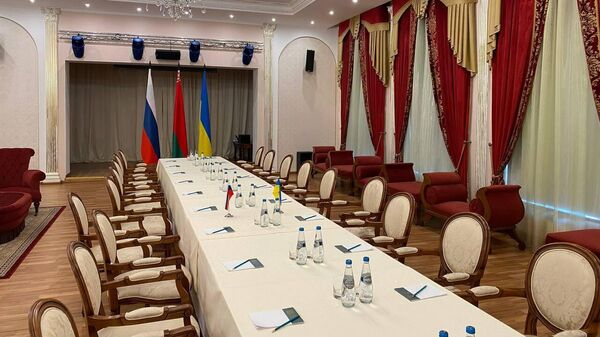 Зал, где пройдут переговоры России и Украины