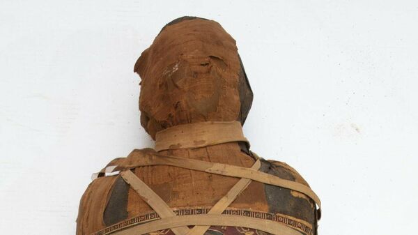 Саркофаг мумиеобразный Карама, мумия мужчины. Египет. IV-I вв. до н.э