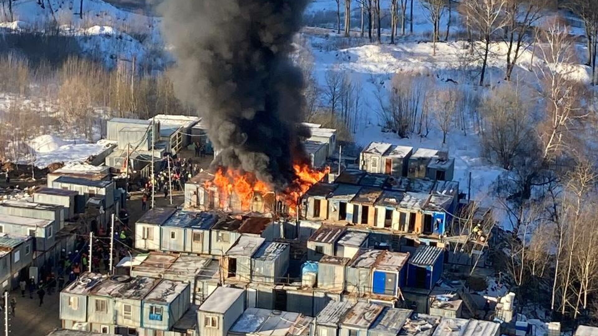 В подмосковном Путилково загорелись строительные бытовки - РИА Новости,  01.03.2022