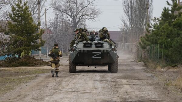 Военнослужащие народной милиции ДНР в селе Бердянское под Мариуполем