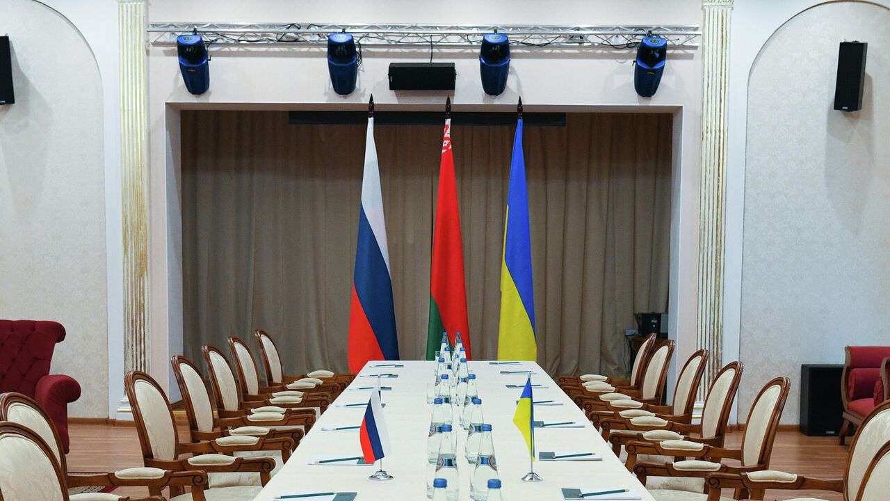 Источник допустил начало переговоров с Украиной вечером 2 марта