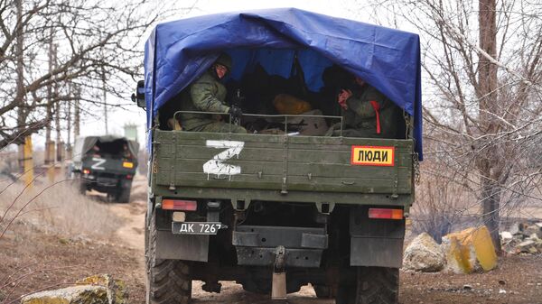 Сотрудники Народной милиции ДНР в селе Николаевка рядом с городом Волноваха в Донецкой области