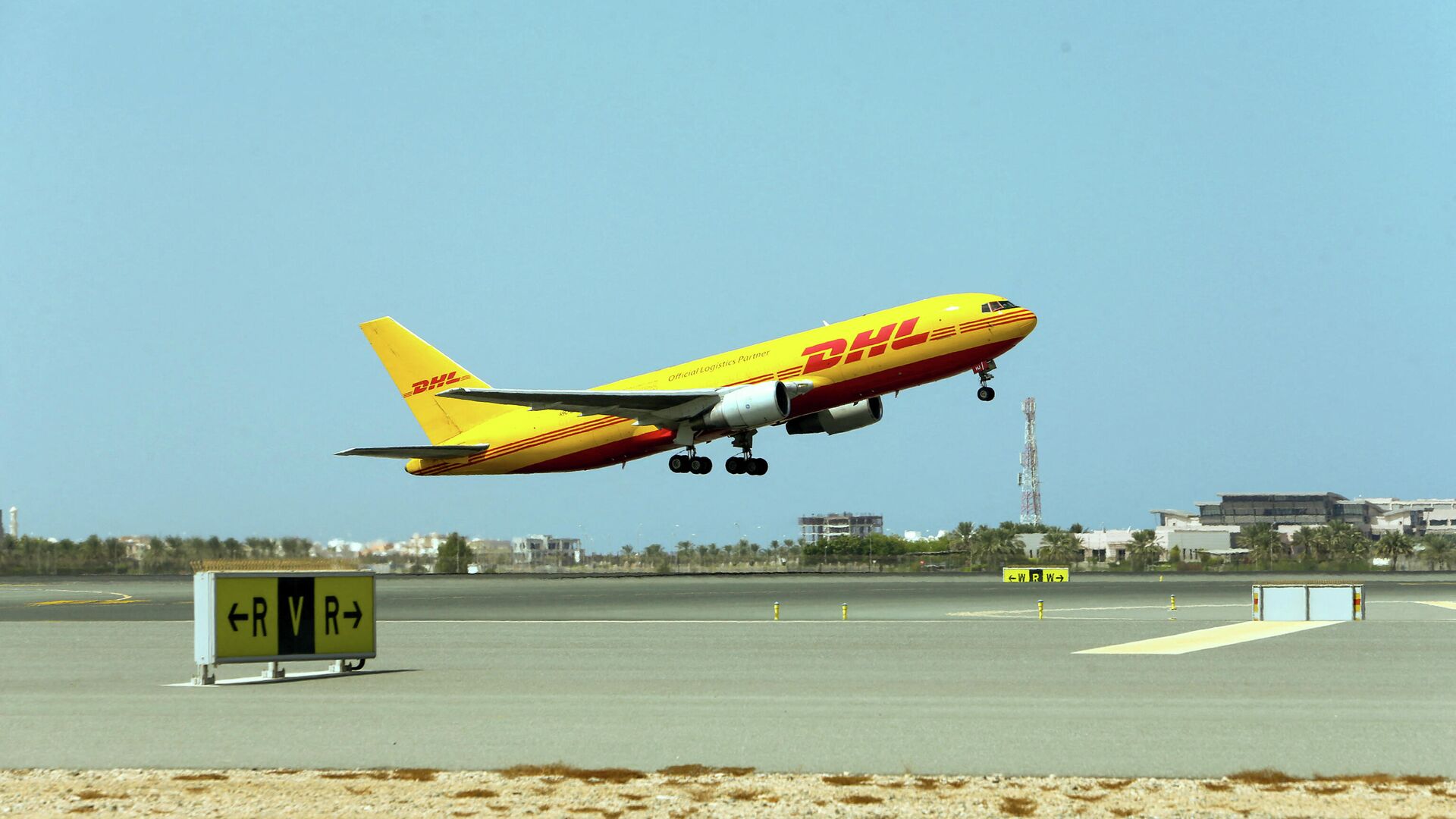 Самолет компании DHL - РИА Новости, 1920, 02.03.2022