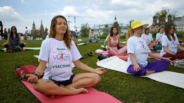 Международный фестиваль йоги в парке Зарядье