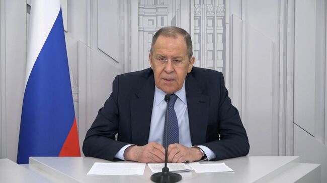 Истерия Запада вокруг Украины пройдет, уверен Лавров