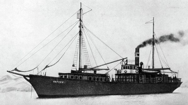 Первое советское экспедиционное судно, двухмачтовая деревянная шхуна Персей