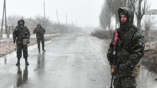 Военнослужащие народной милиции ДНР в селе Николаевка в Донецкой народной республике