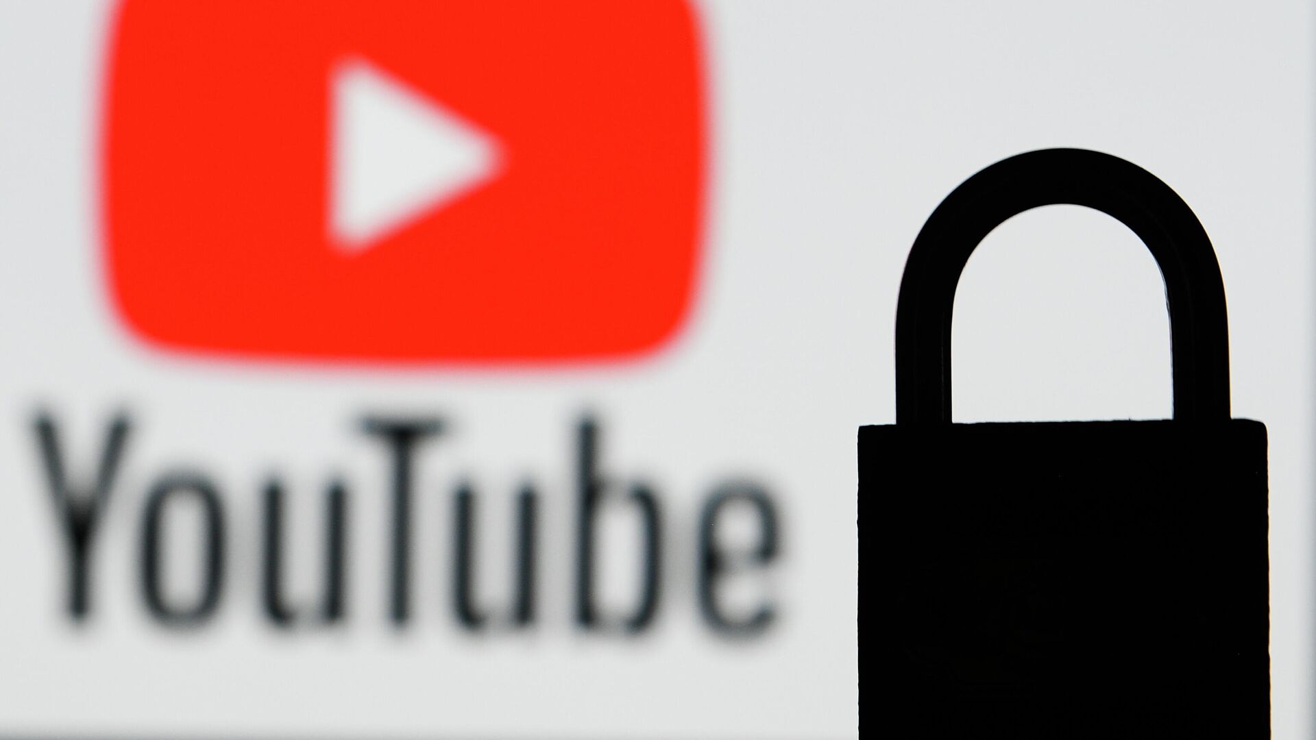 Логотип видеохостинга YouTube - РИА Новости, 1920, 17.04.2022