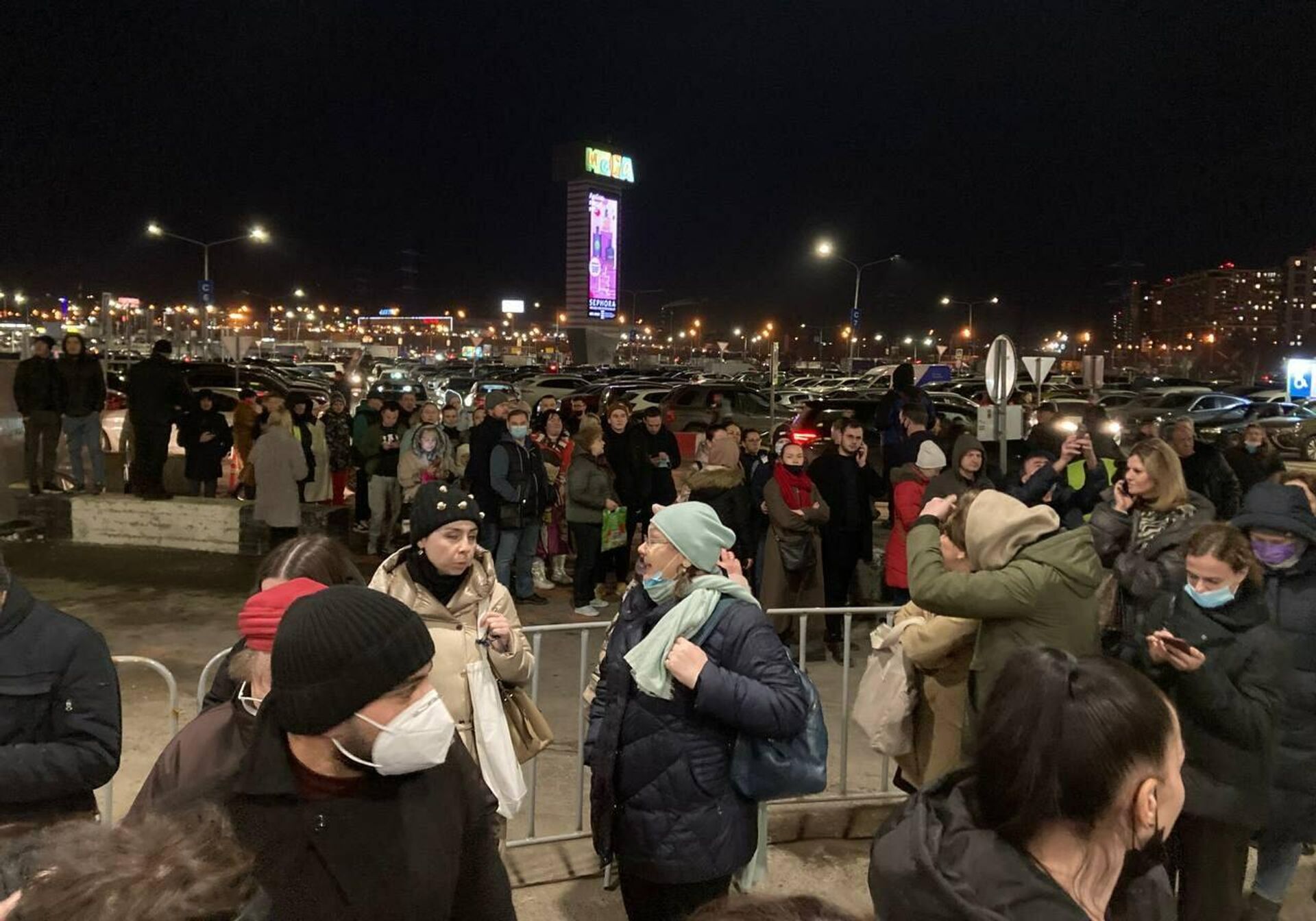 Закрытие. Очереди в икеа. Очередь в икеа Москва. Очереди в Икею вчера. Очередь в икеа Химки 03.03.2022.