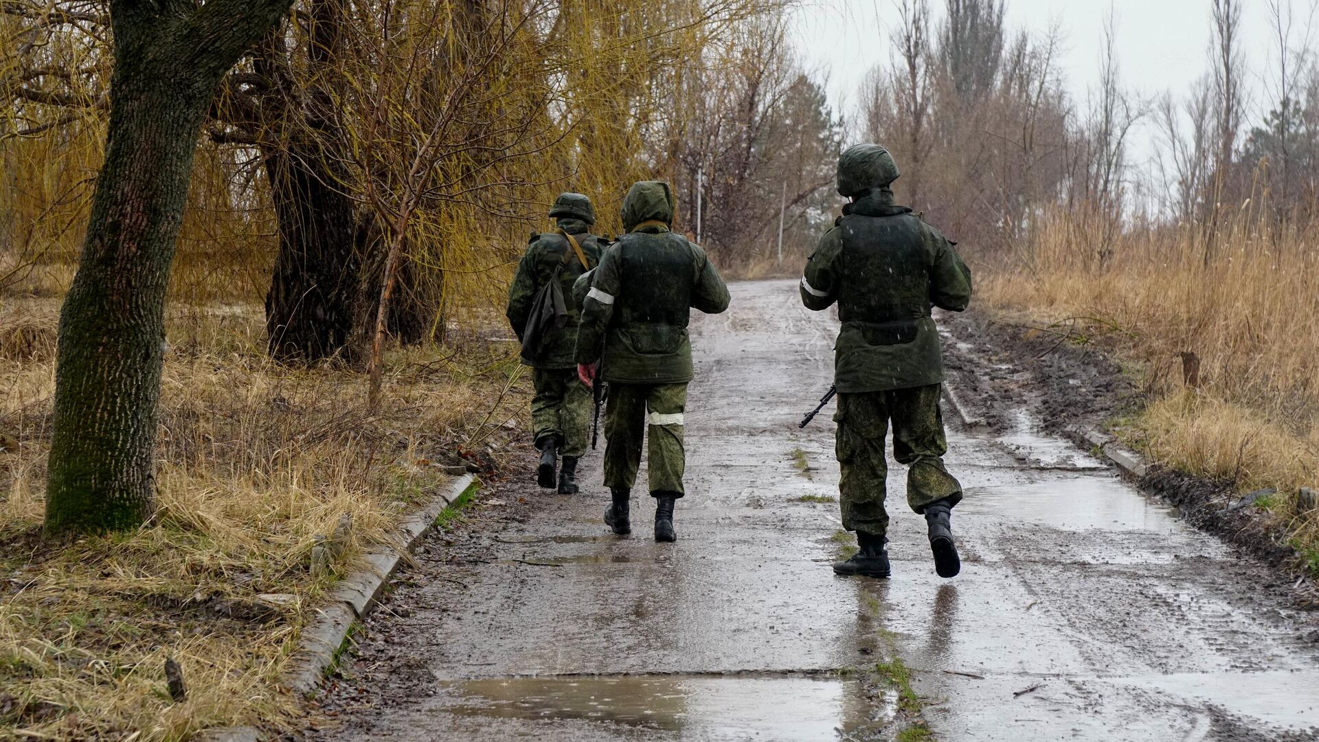 Военнослужащие Народной милиции ДНР в освобожденном селе Приморское в Донецкой народной республике - РИА Новости, 1920, 06.03.2022