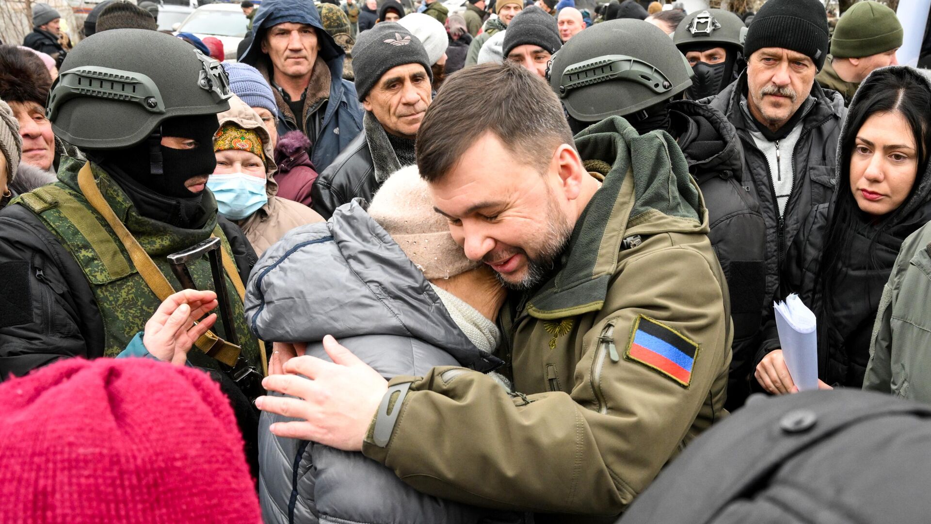 Глава ДНР Денис Пушилин общается с жителями освобожденного села Гранитное в Донецкой народной республике - РИА Новости, 1920, 05.03.2022