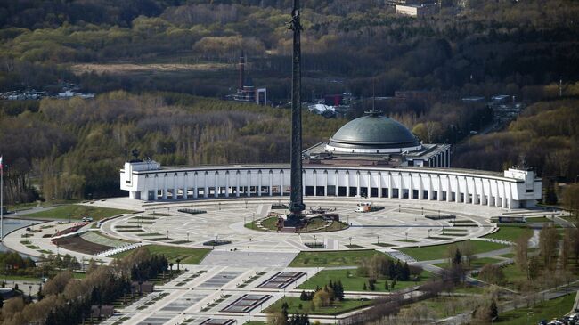 Монумент Победы на Поклонной горе в Москве