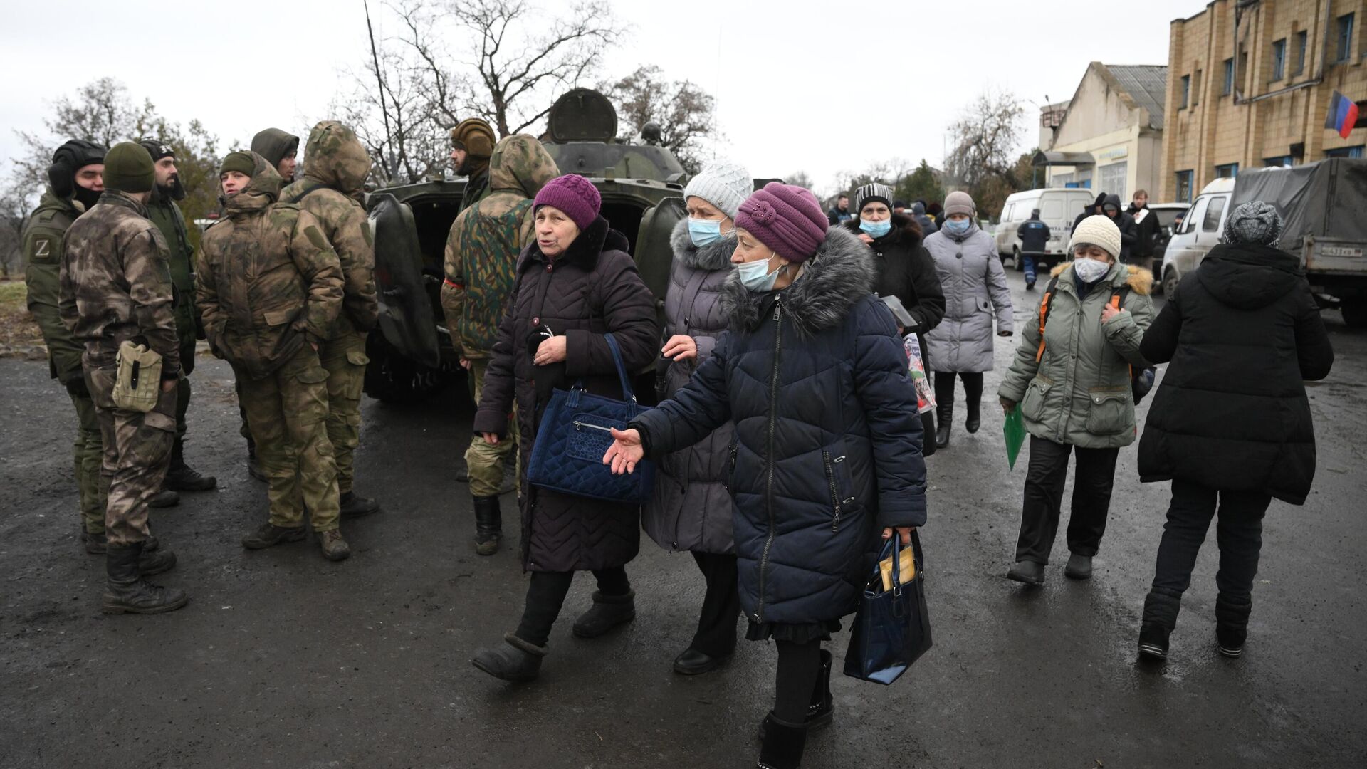 Жители освобожденного села Гранитное в Донецкой народной республике - РИА Новости, 1920, 04.03.2022