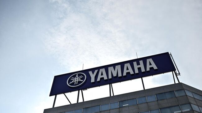 Вывеска компании Yamaha в Токио