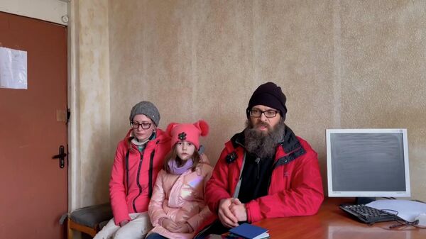 Не надо никакой эвакуации – беженцы  о призывах украинского телевидения во время обстрелов 