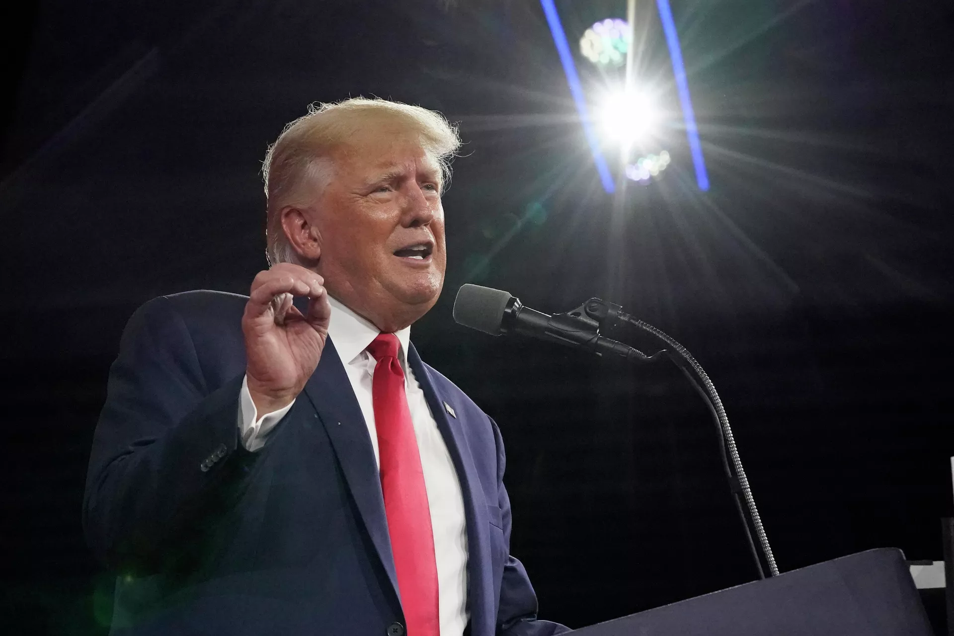 Ο πρώην πρόεδρος των ΗΠΑ Ντόναλντ Τραμπ μιλά στη Διάσκεψη των Συντηρητικών Κύκλων των ΗΠΑ ΔΩΡΕΑΝ ΝΕΑ