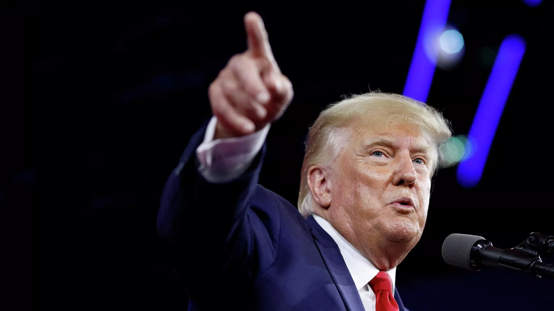 Ο πρώην πρόεδρος των ΗΠΑ Ντόναλντ Τραμπ μιλά σε συνέδριο συντηρητικών κύκλων των ΗΠΑ ΔΩΡΕΑΝ ΝΕΑ