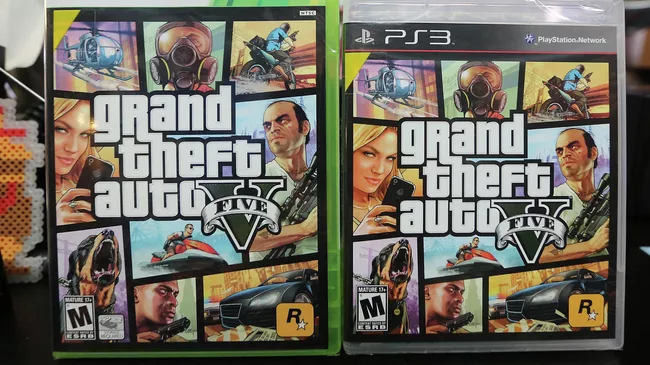 Игра Grand Theft Auto V на витрине магазина