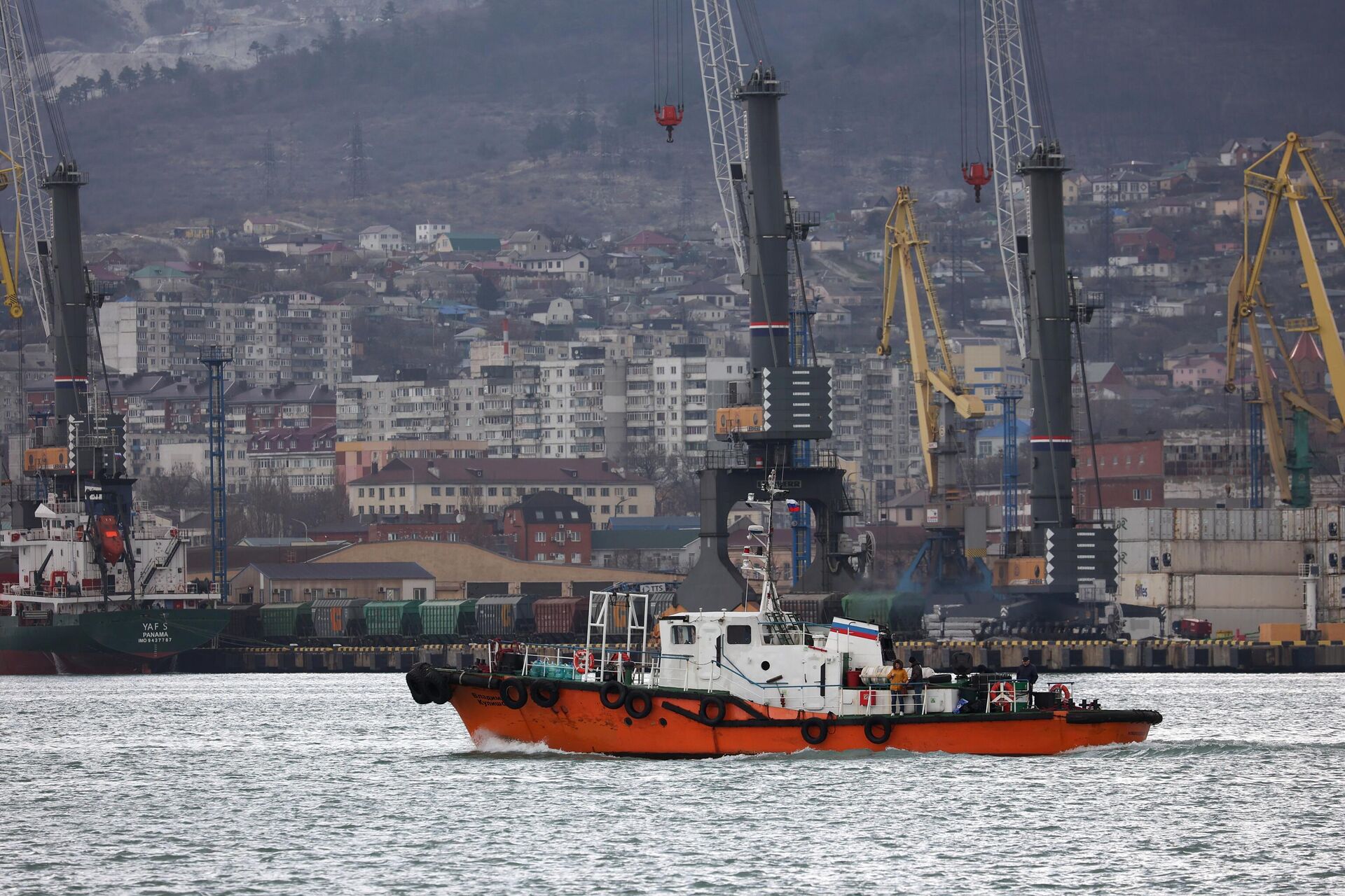 Катер в новороссийском морском торговом порту - РИА Новости, 1920, 05.09.2022