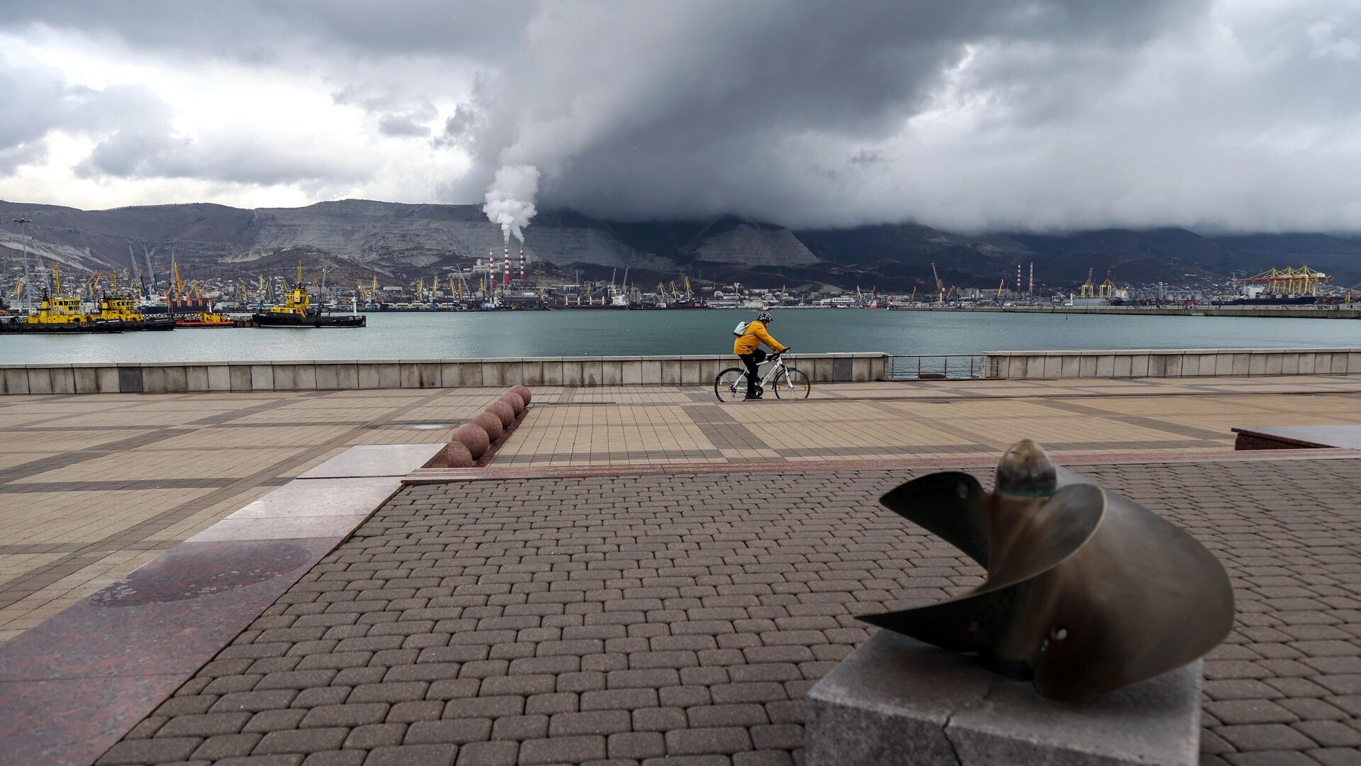 Набережная новороссийска 2022. Новороссийск 2022. Набережная новороссийска 2023. Набережная новороссийска 2022. Новороссийск 2022.