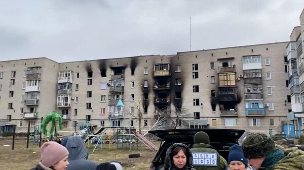 Последствия артиллерийского удара в освобожденном поселке Донское