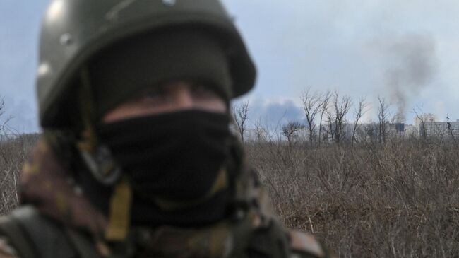 Военнослужащий ДНР под Мариуполем