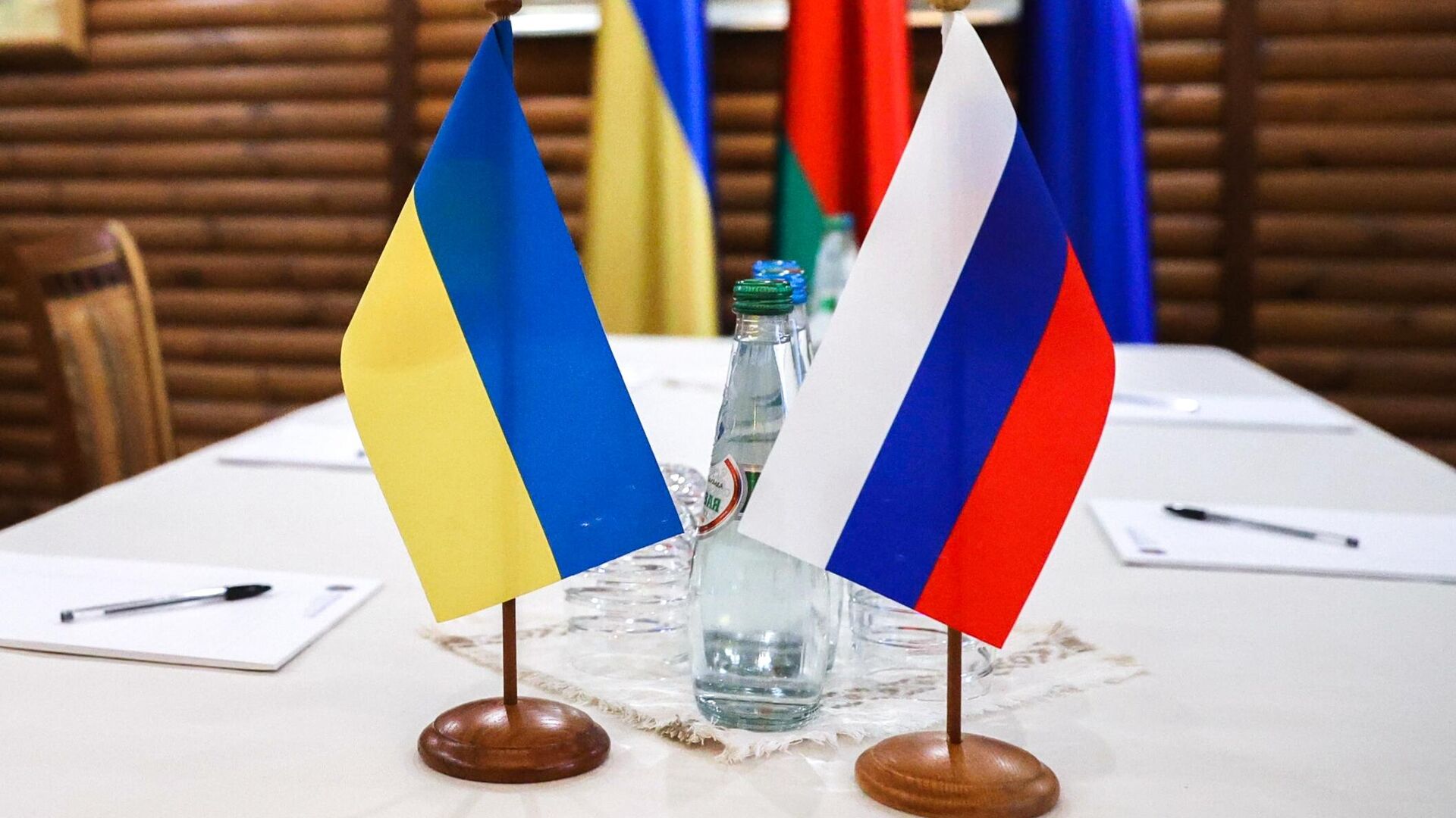 Политолог объяснил стремление Запада участвовать в переговорах по Украине