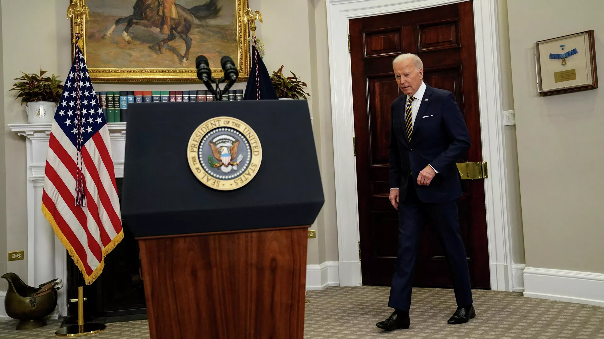 Президент США Джо Байден во время выступления в Белом доме, 8 марта 2022 Президент США Джо Байден во время выступления в Белом доме, 8 марта 2022 - РИА Новости, 1920, 17.10.2023