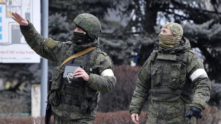 Военнослужащие РФ на территории Запорожской атомной электростанции, расположенной в степной зоне на берегу Каховского водохранилища в Запорожской области Украины в городе Энергодар