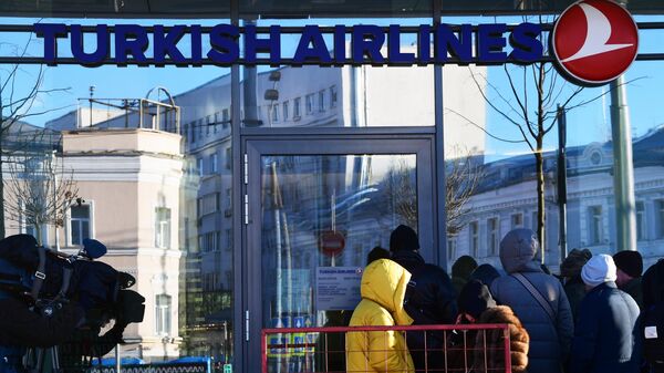 В Москве у офиса Turkish Airlines выстроилась очередь