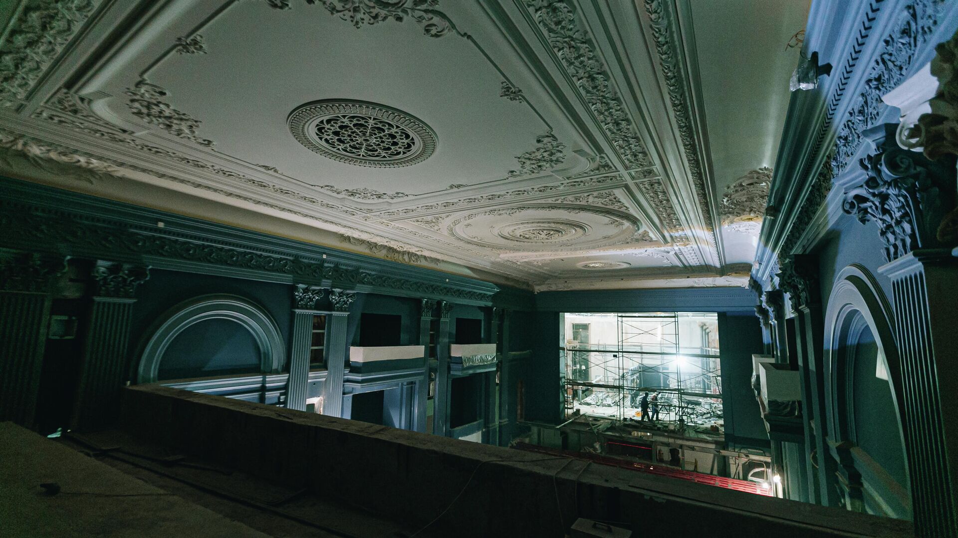 Исторический балкон и потолок Театра на Бронной во время реконструкции - РИА Новости, 1920, 10.03.2022