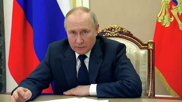 Путин: Нужно вводить внешнее управление и передавать предприятия тем, кто работать хочет