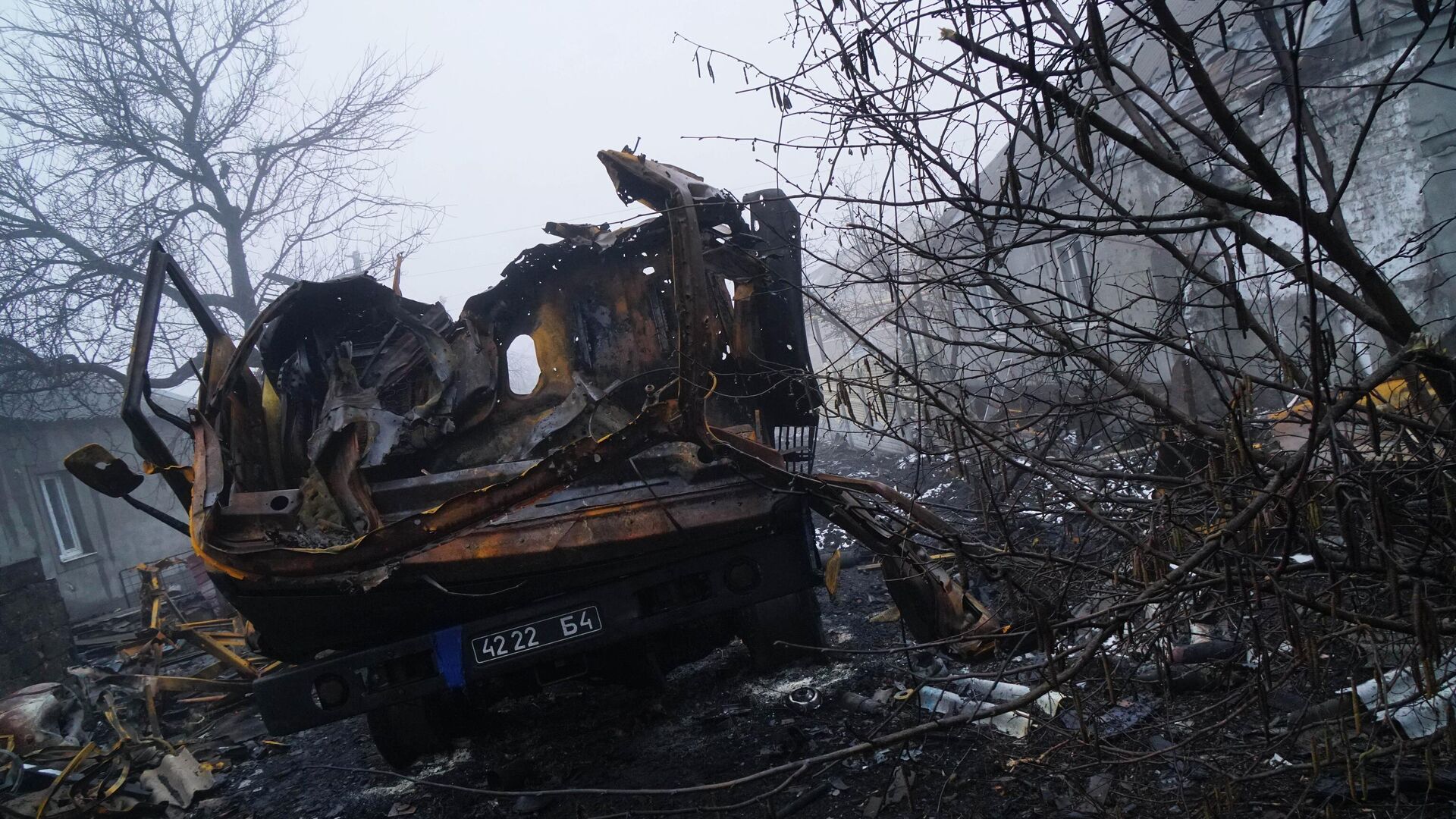 Уничтоженная военная техника ВСУ в частном секторе Волновахи - РИА Новости, 1920, 11.03.2022