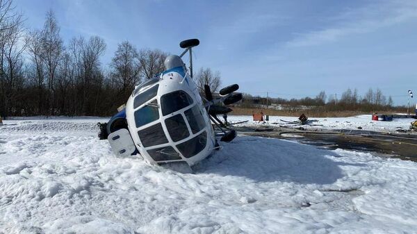 Место жесткой посадки вертолета Ми-8 в Псковской области