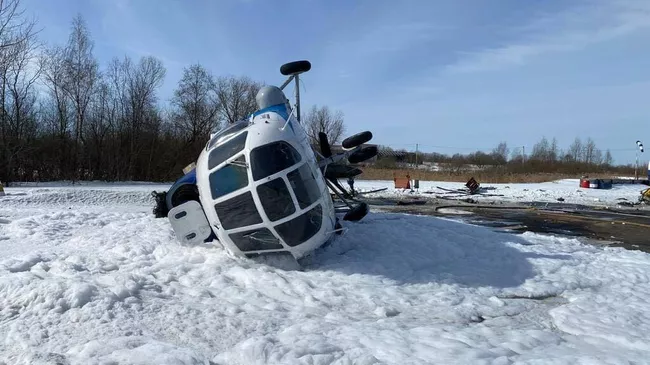 Место жесткой посадки вертолета Ми-8 в Псковской области. 11 марта 2022