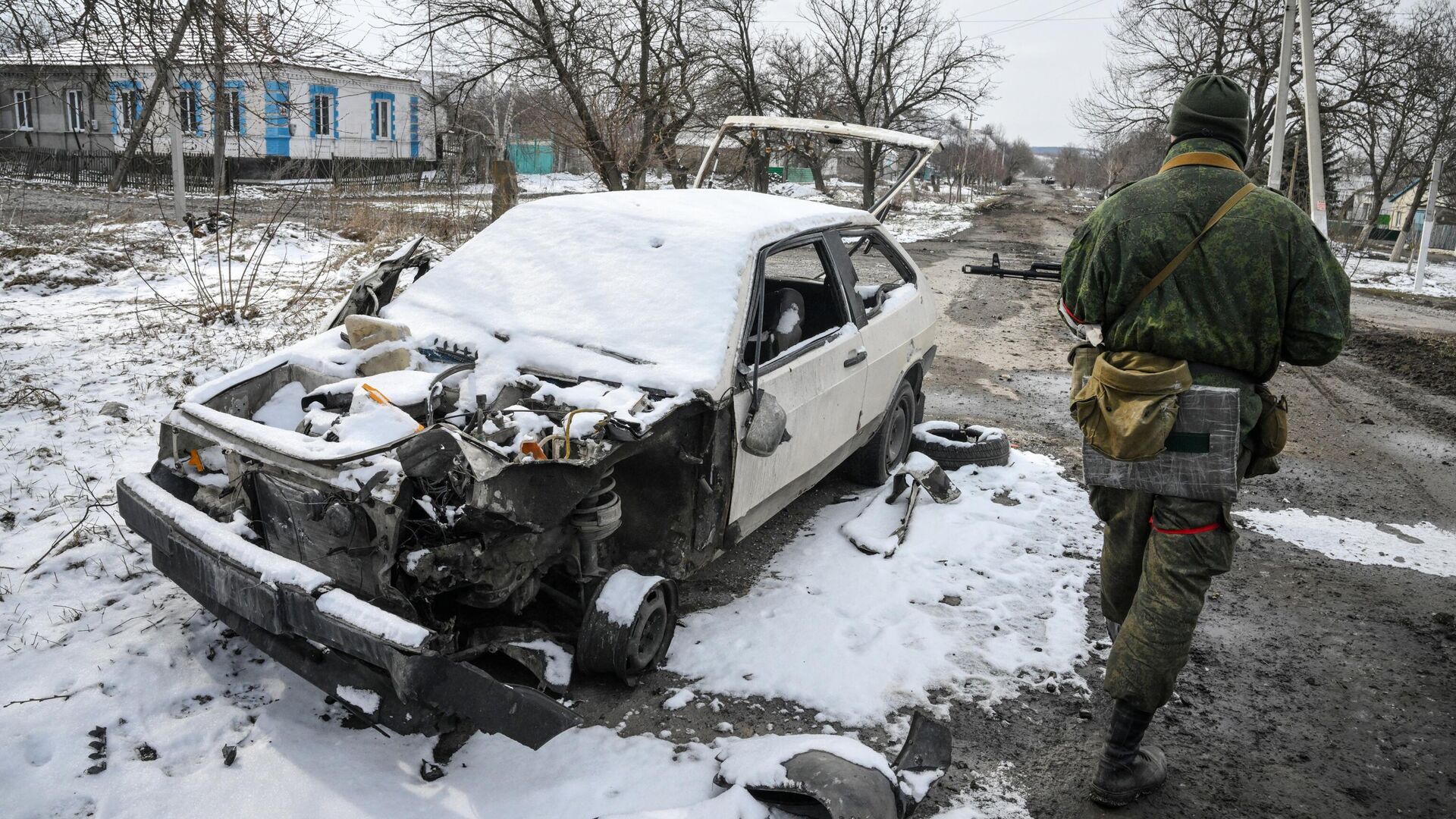 Боец Народной милиции ДНР в селе Новотроицкое Волновахского района - РИА Новости, 1920, 12.03.2022