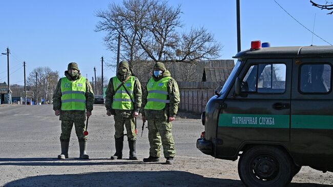 Белорусские пограничники на белорусско-украинской границе в Гомельской области