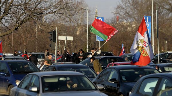 Автомобилисты на митинге в поддержку России в Белграде