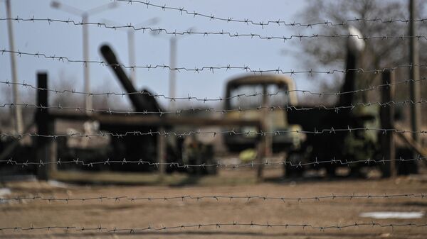 Гаубицы из брошенной артиллерийской части Вооруженных сил Украины