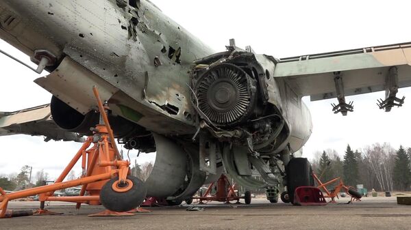 Кадры подбитого Су-25 и комментарий летчика, прикрывавшего его вывод из зоны атаки