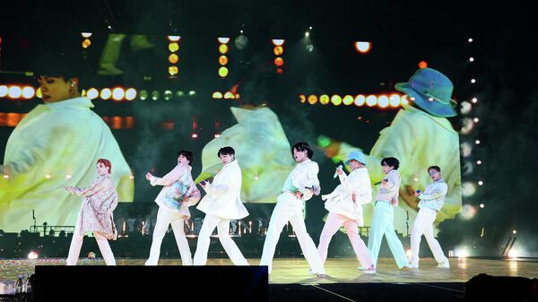 Кадр из шоу BTS Permission to Dance: On Stage — Seoul
