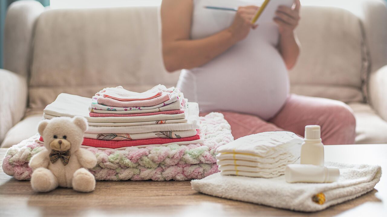 Список вещей для новорожденного на первое время: необходимые и нужные  покупки
