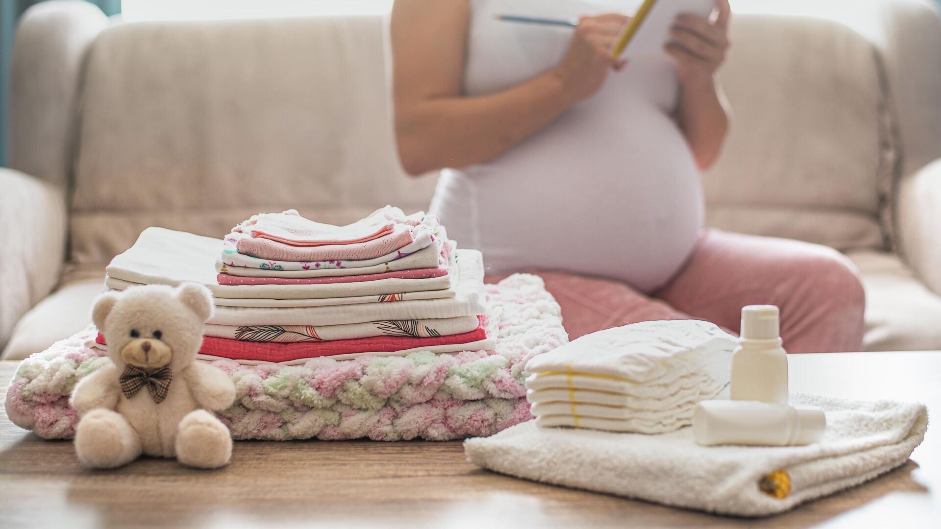 Список вещей для новорожденного на первое время: необходимые и нужныепокупки