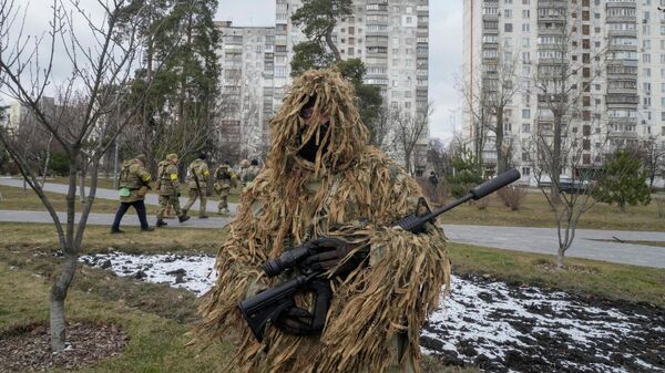 Члены территориальной обороны в Киеве, Украина