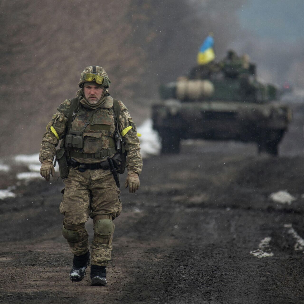 Беженцы из Мариуполя рассказали, как украинский танк расстрелял их дом -  РИА Новости, 17.03.2022