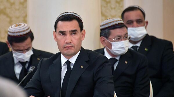 Президент Туркмении поздравил сограждан с Днем Победы