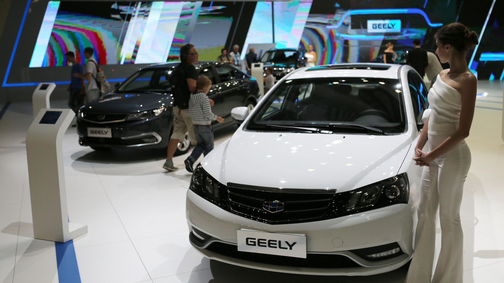 Стенд компании Geely (Китай) на Московском международном автомобильном салоне - РИА Новости, 1920, 15.03.2022