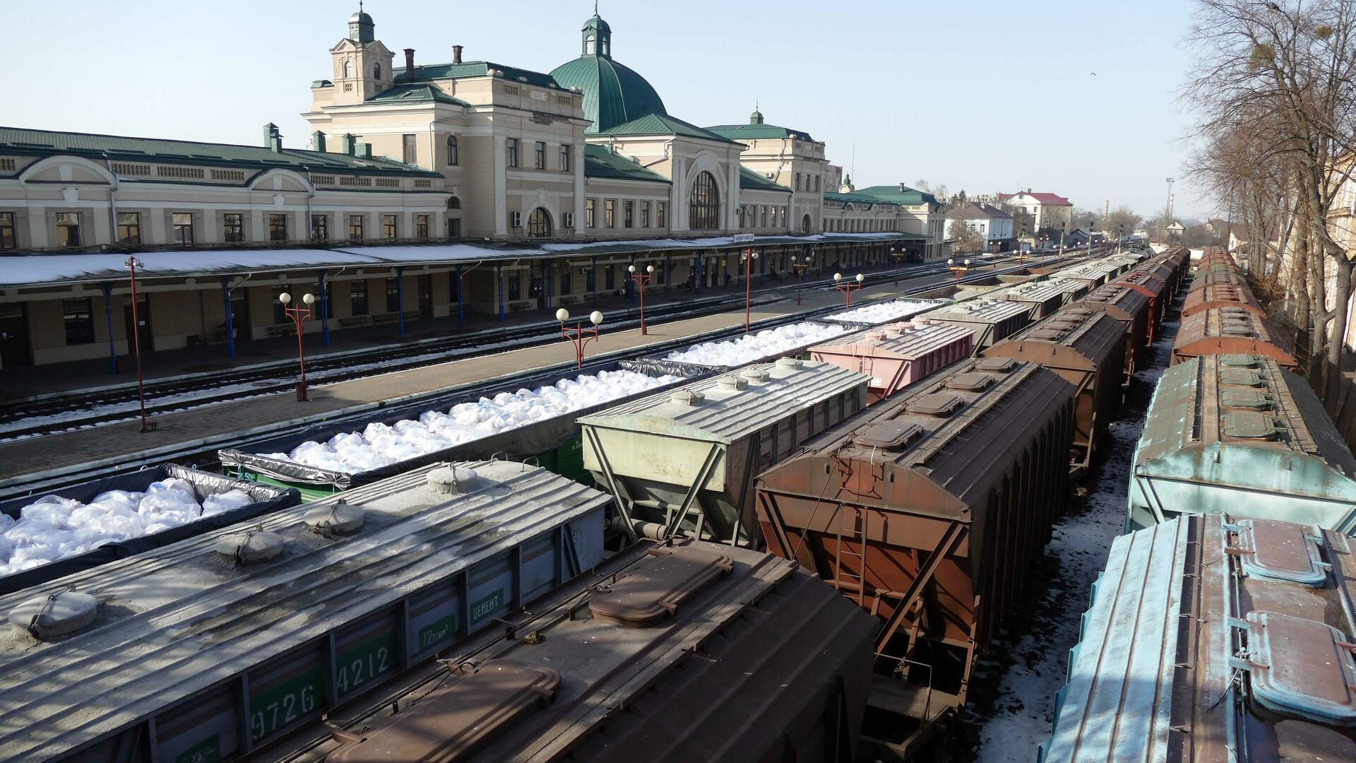 Железнодорожный вокзал в Ивано-Франковске - РИА Новости, 1920, 15.11.2022