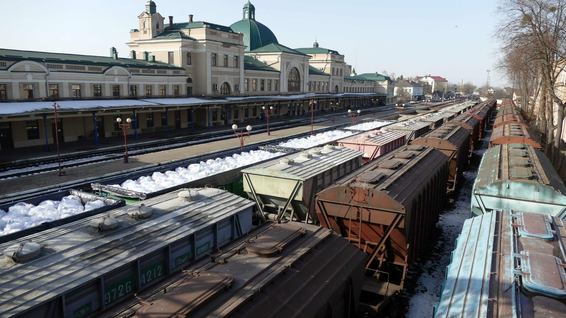 Железнодорожный вокзал в Ивано-Франковске - РИА Новости, 1920, 08.07.2022