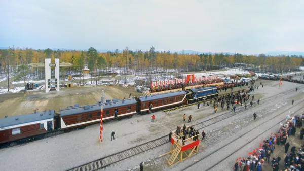 Торжества на месте укладки последнего золотого звена Байкало-Амурской магистрали (БАМ). Станция Куанда